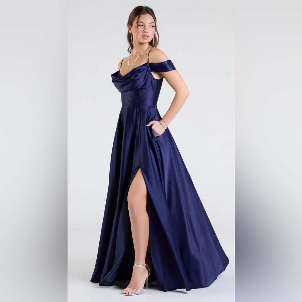 NWT Windsor ALIRA navy blue dress size 9